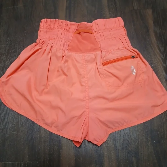 Coral Women's Shorts Free Peaple Muvenment. - Picture 2 of 6